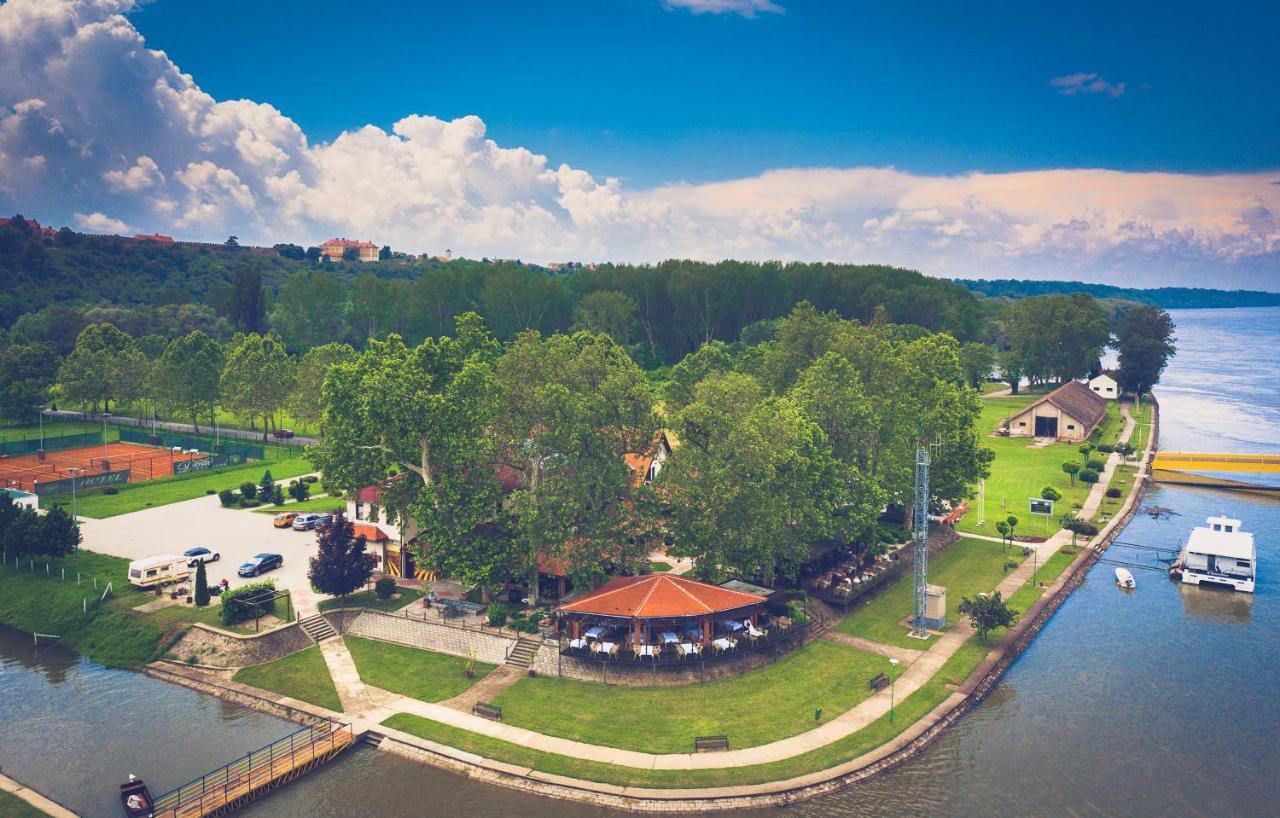 Hotel Dunav Ilok Extérieur photo