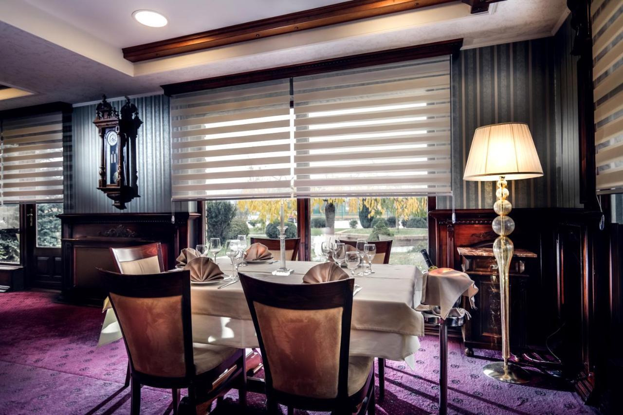 Hotel Dunav Ilok Extérieur photo