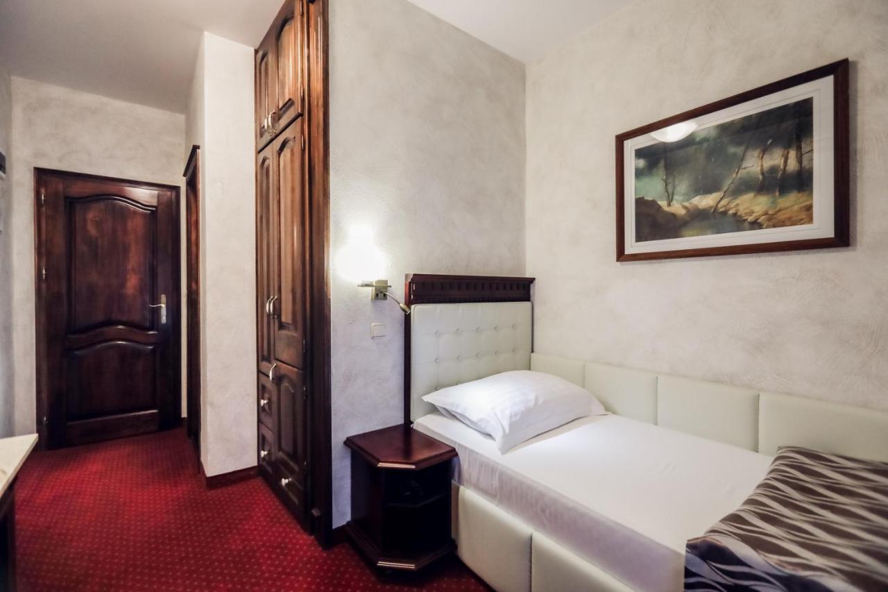 Hotel Dunav Ilok Extérieur photo